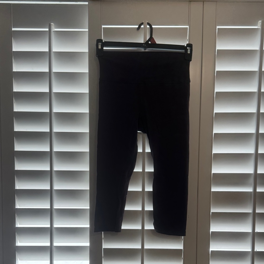 Savvi, Medium, Capri Dark Plum Leggings